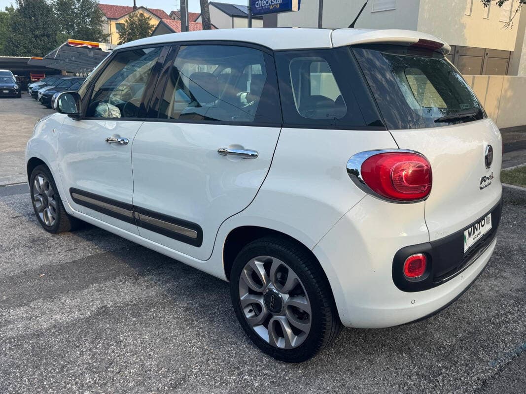 Fiat 500 L 1.4 Lounge 95 CV — foto 2 di 21