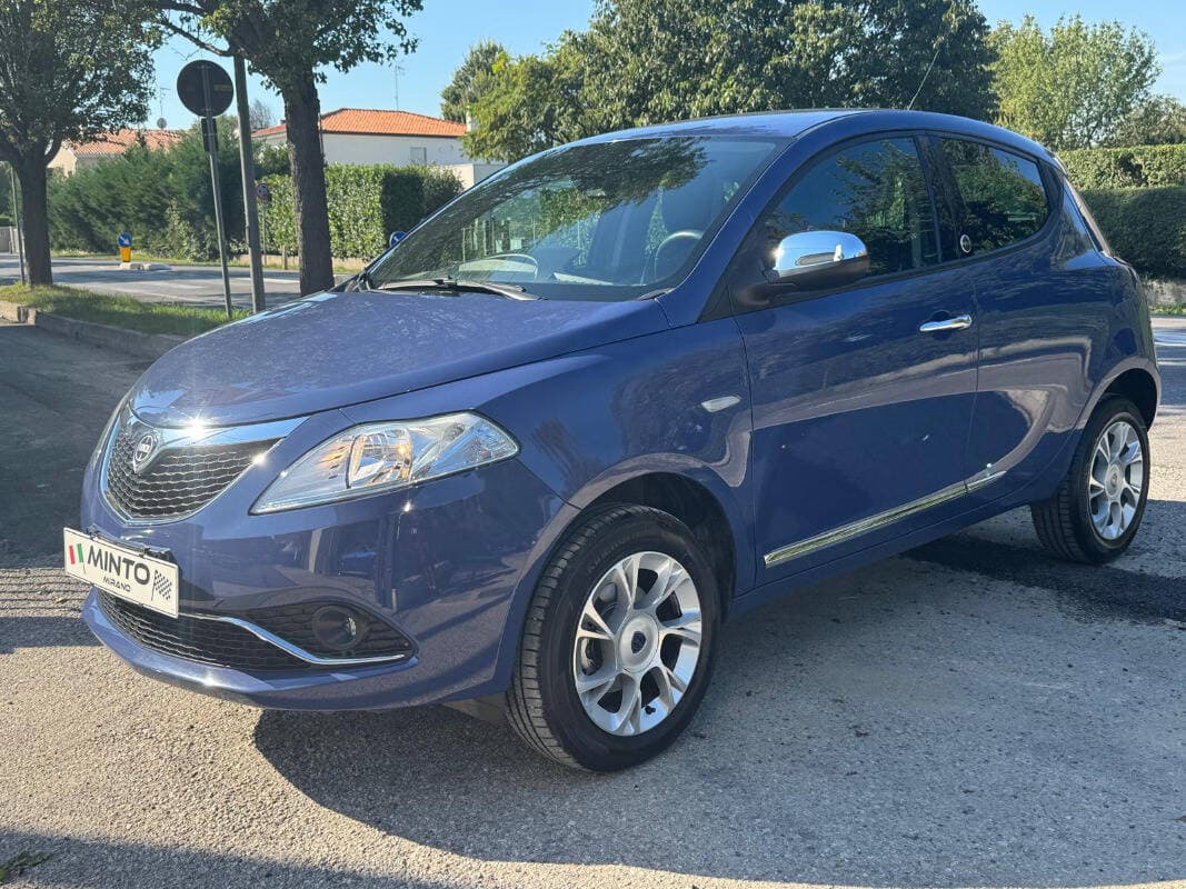 Lancia Ypsilon 5 Porte 0.9 t.air Platinum ecochic metano 70 CV MY19 — foto principale