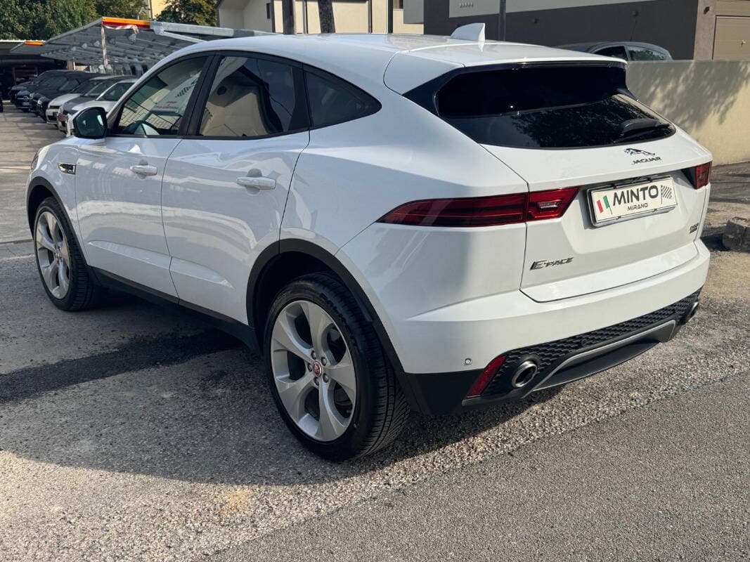 Jaguar E-Pace 2.0d i4 S AWD 150 CV auto — foto 2 di 26