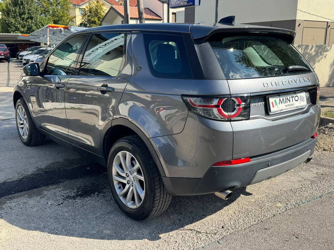 Land Rover Discovery Sport 2.0 td4 Pure Business edition AWD 150 CV auto MY18 — foto 2 di 16